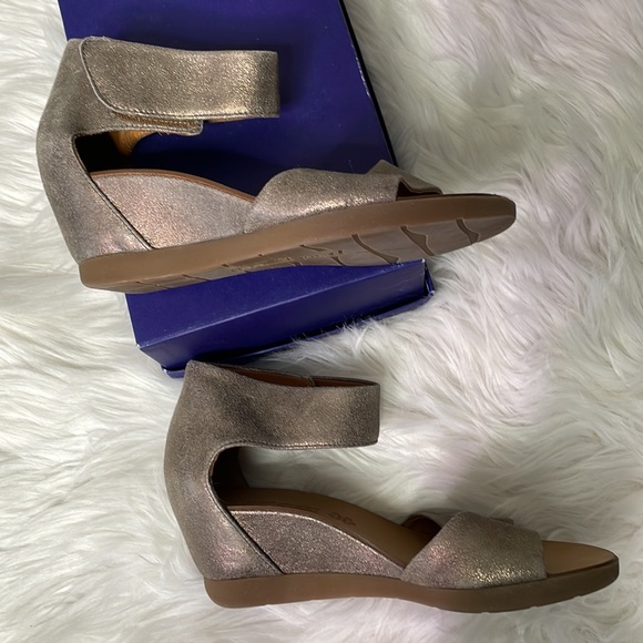 {Paul Green Munchen} Velcro Strap Sparkle Wedges 🪩 - Picture 7 of 9